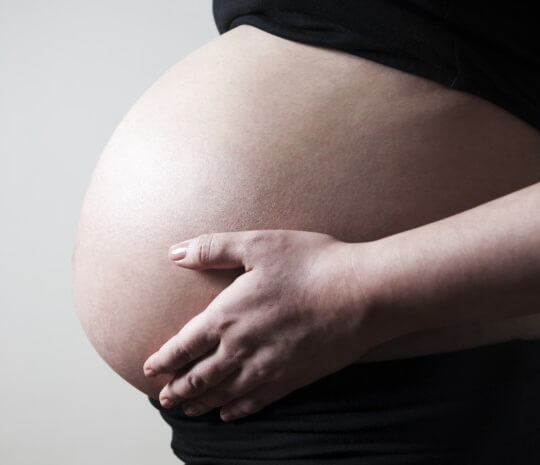 물쌍둥이(양수과다증)를 가진 임신이 유산의 위험이 있는 이유는 무엇입니까?