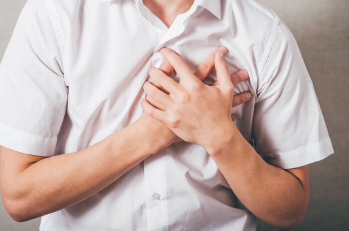 Méfiez-vous de la douleur dans la poitrine lors de la toux Signes de pleurite