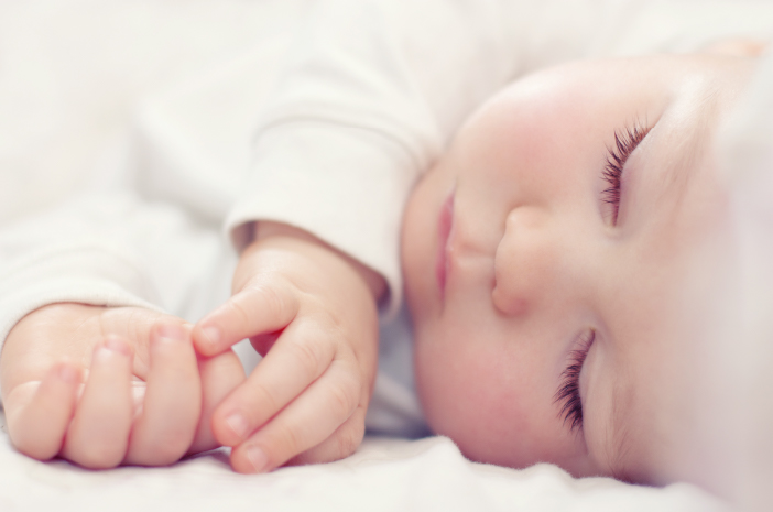 6개월 아기는 얼마나 자나요?