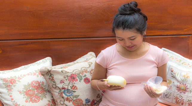 הנה איך לטפל בשדיים עבור אמהות בהריון או מניקות