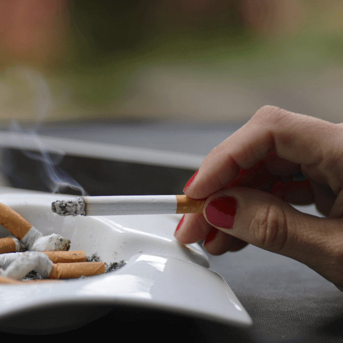신체를 손상시키는 흡연의 7가지 위험 인식하기