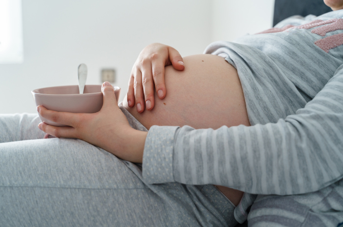 7 Lebensmittel, die Magensäure bei schwangeren Frauen lindern können