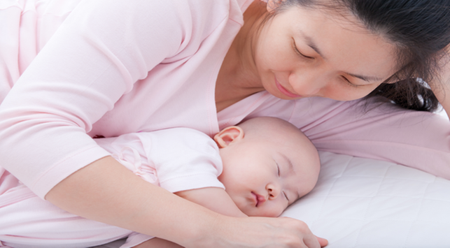 아기의 성장을 위해 아기의 수면 시간에 주의하세요.