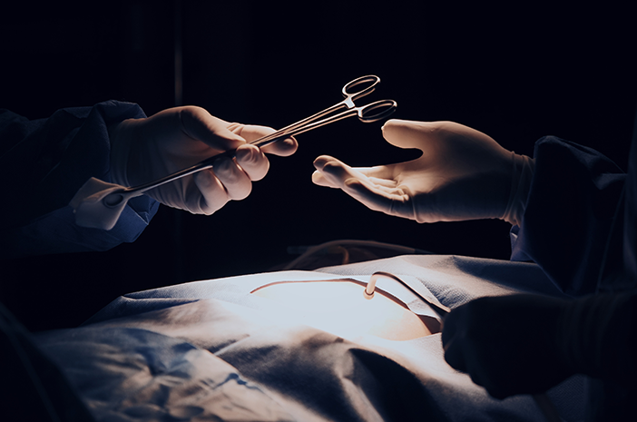 수술이 자궁 폴립을 극복하는 방법이 될 수 있습니까?