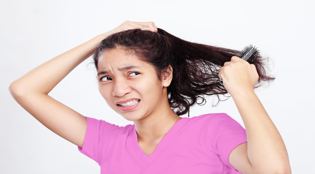 6 wskazówek dotyczących pielęgnacji kręconych włosów